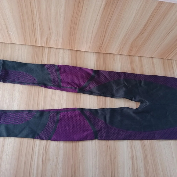 Lululemon About That Base Tight 25" Seamless Size 2 Black Tendee Violet - Picture 1 of 7